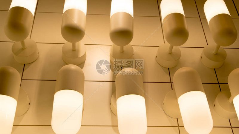 网球馆照明LED灯：性能与价格的双重考量**